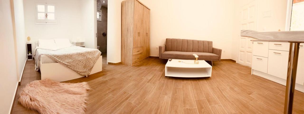Louvros Luxury Suites Dassia  Exterior photo