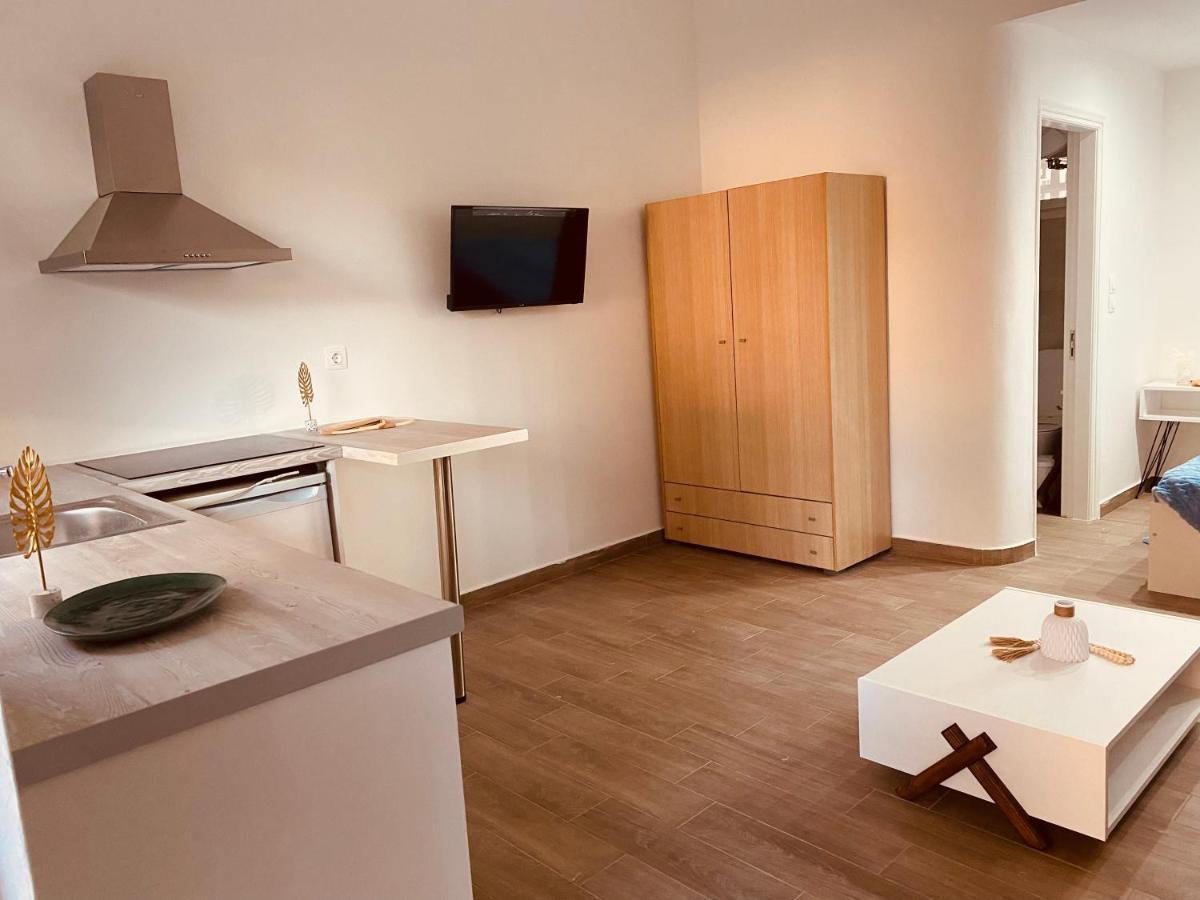 Louvros Luxury Suites Dassia  Exterior photo