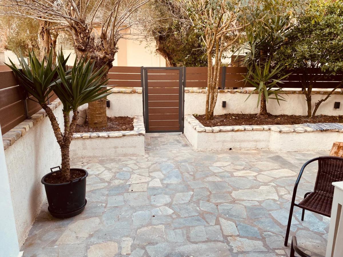 Louvros Luxury Suites Dassia  Exterior photo
