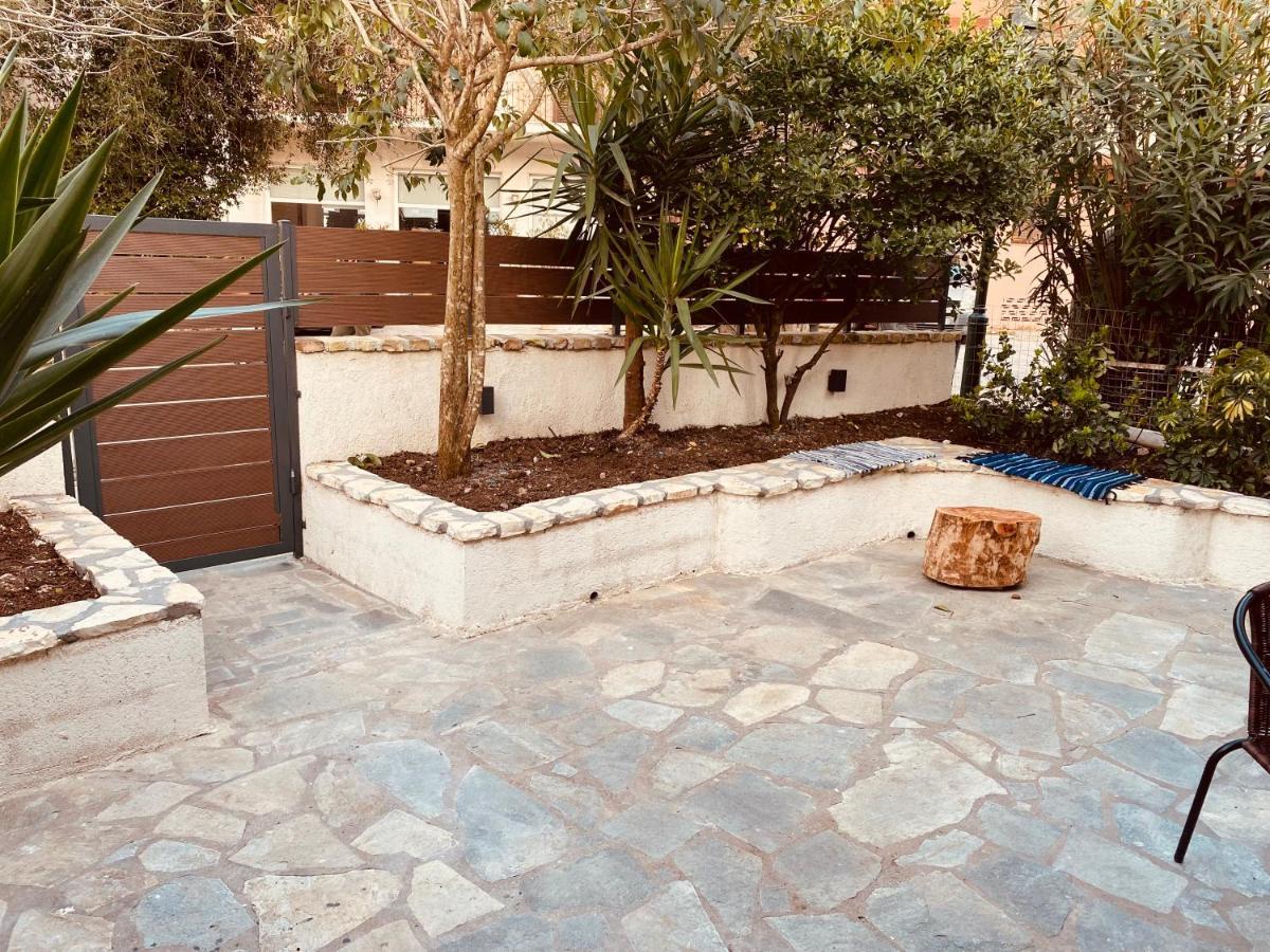 Louvros Luxury Suites Dassia  Exterior photo