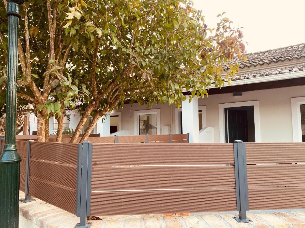 Louvros Luxury Suites Dassia  Exterior photo