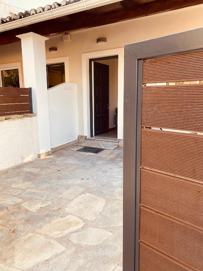 Louvros Luxury Suites Dassia  Exterior photo