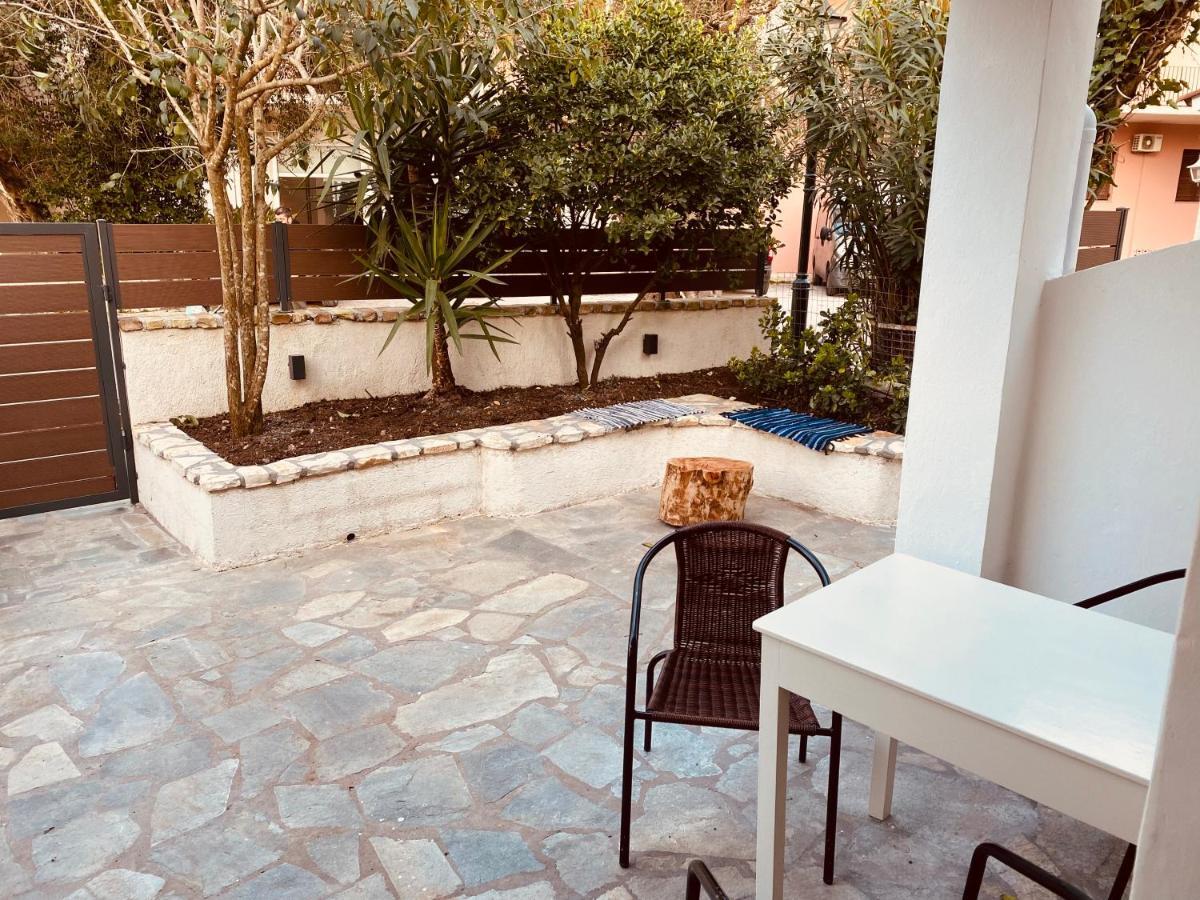 Louvros Luxury Suites Dassia  Exterior photo