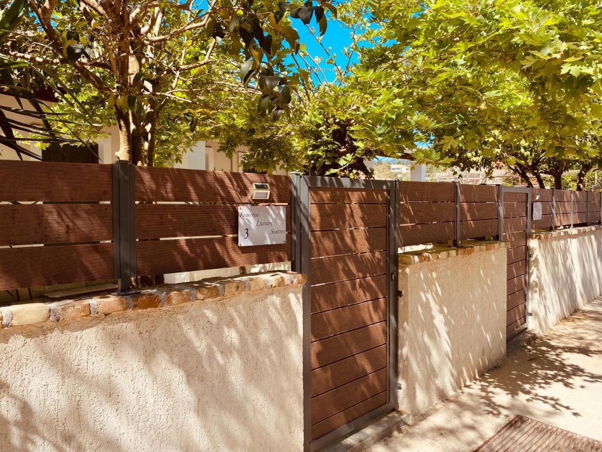 Louvros Luxury Suites Dassia  Exterior photo